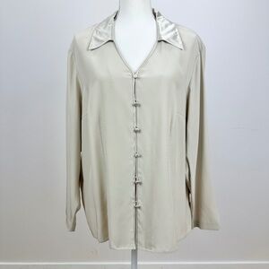 Vintage Due Per Due Silk Blouse Womens Size 16 Beige Long Sleeve Satin Collar.
